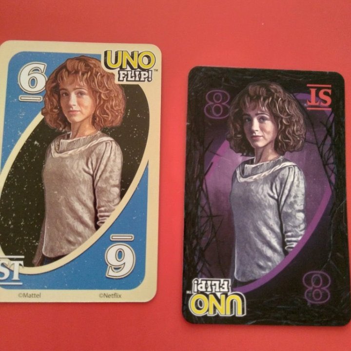 UNO Flip Stranger Things