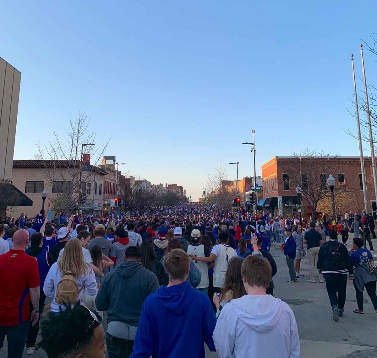 sam112497's tweet photo. #RockChalk #LFK https://t.co/7nhFYDk7eo