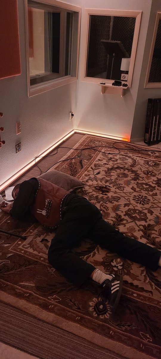 DrFatbody's tweet photo. #studiodaze https://t.co/Vt8sH1Ux0g
