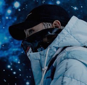 zuttersh's tweet photo. [THREAD]:
 Why T.O.P wears a Kaneki mask in the teaser for "Still Life"? #TTOP #BIGBANG @YG_GlobalVIP 
 
In "Tokyo Ghoul" masks are used by ghouls (demons) to hide their identities from society, to avoid devouring humans and also to avoid being hunted by their enemies: CCG. [+] https://t.co/SlCd57WH0j