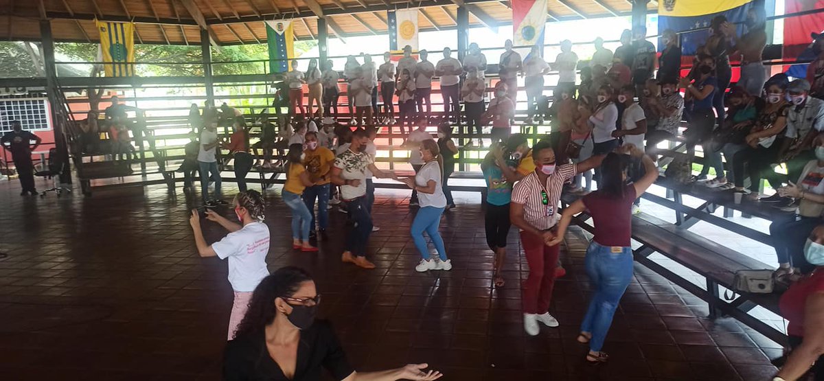¡Alegría, talento y gran corazón!
No faltó en el encuentro del "Joven Creador", desarrollado desde Fuerte Tiuna con la participación de los delegados a las actividades centrales por el #60UJC, organizada por la Misión Cultura Corazón Adentro.

#VamosConTodo #CubaPorLaVida