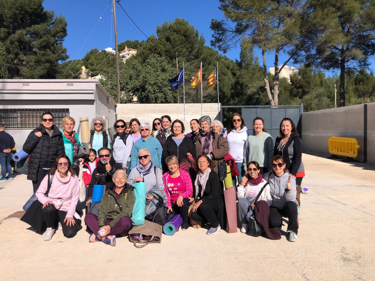 AjGilet's tweet photo. La 🧘‍♀️ Masterclass Solidària de Ioga 🧘 a 🏟 #LaMalaitxa ha sigut un èxit

👏 Gràcies a totes i tots per assistir 👏 Gràcies a la nostra mestra Fàtima 

La recaptació de 2️⃣9️⃣6️⃣€ per a l'associació 🇺🇦 @HelpUcrania per a la compra d'una ambulància 🚑

#GiletSolidari 🤲 #HelpUcrania https://t.co/yjkG1Hi2La