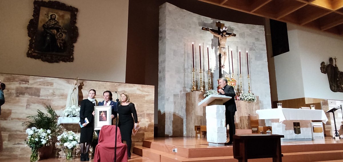 parroquiasjp2's tweet photo. La Parroquia San Juan Pablo II acogió la I Exaltación de la #Saeta.
El exaltador ha sido Antonio Carrión y el presentador Jesús Hidalgo. La jornada contó con la participación de los #saeteros: José Pérez, Rocío La Serrano, Ana M. Ramírez y Juan de Mairena. https://t.co/vgeX6uCBsn