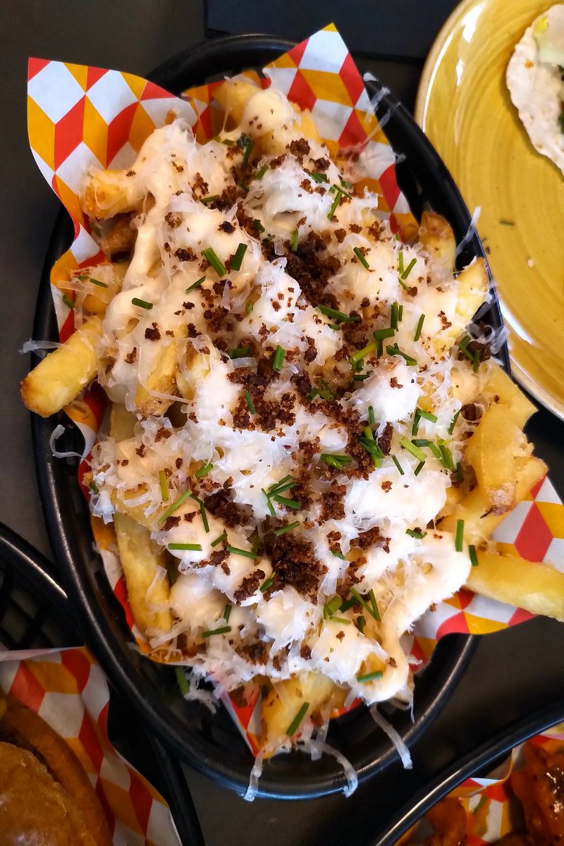 SKCwitter's tweet photo. Shout out to this week's #BrumHour #Foodie #FoodPorn #BrumIndependent @ChanceCounters #Digbeth who kept us well fed and entertained!ย ๐ค
The #GarlicBreadLoadedFries ๐คค
#Eat #Drink #Play #Repeat!
@BrumHour @IndependentBham ๐
@visit_bham #VisitDigbeth
@custardfactory @indigbeth https://t.co/ttBAGPPPDN