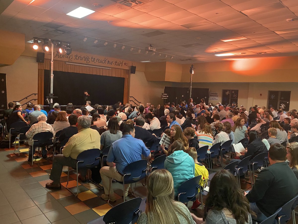 Almost show time at Columbia Elementary!  Frozen Jr is about to go live! ⁦@columbiaeschool⁩