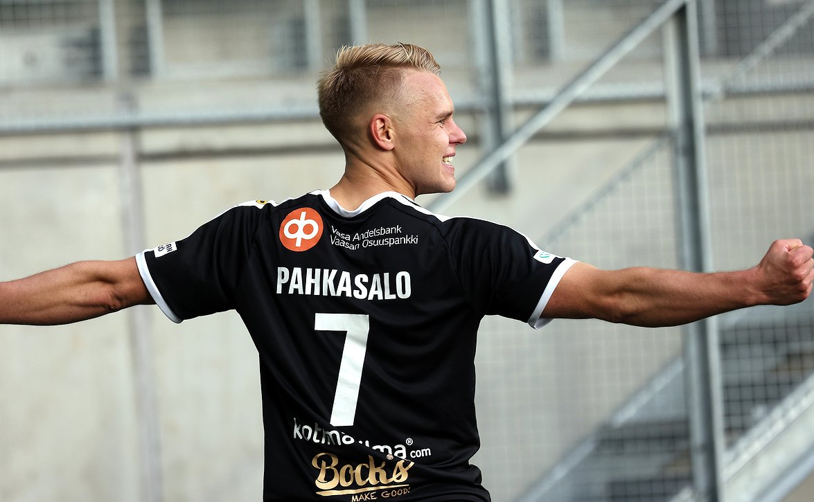 "Toivon että esimerkkini rohkaisee" - VPS:n Aleksi Pahkasalo osui heti Veikkausliigadebyytissään veikkausliiga.com/uutiset/2022/0… #Vepsu #Veikkausliiga