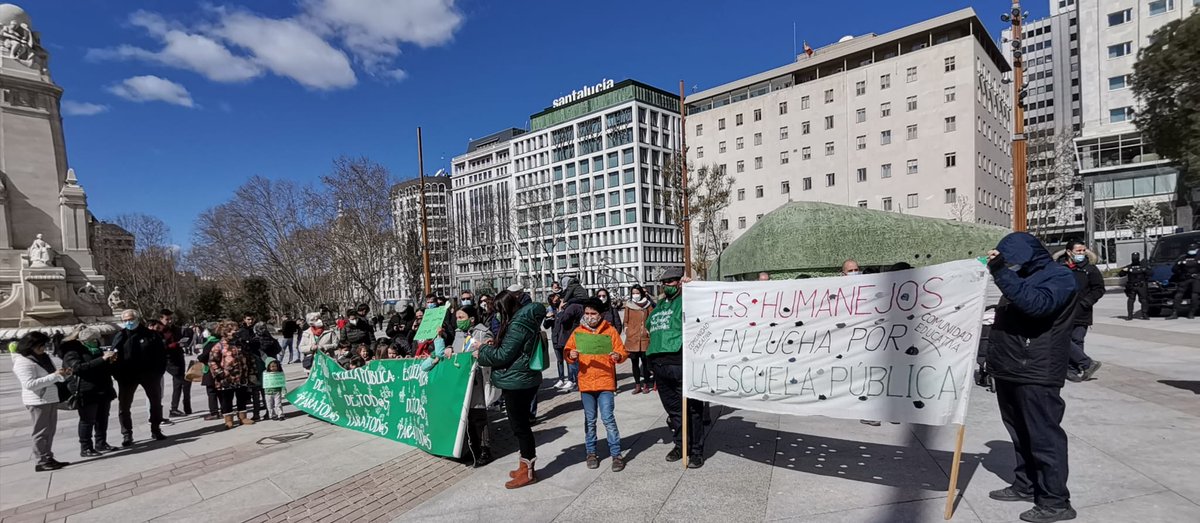 IesHumaParla's tweet photo. Concentracion MareaVerde Madrid 🟢

Domingo 3 Abril

A las ⏰ 12:00 h

Lugar 📍Plaza de España

✅ @SalvemosEEII06 públicas

❌ No al cierre de aulas en la Pública.

❌ No al cierre de aulas de 0 a 6.

❌ No a la #LeyMaestra.

💚 #EducaciónPública de tod@s, para tod@s y con tod@s https://t.co/JmfR7asprK