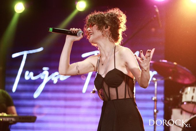 View image on Twitter