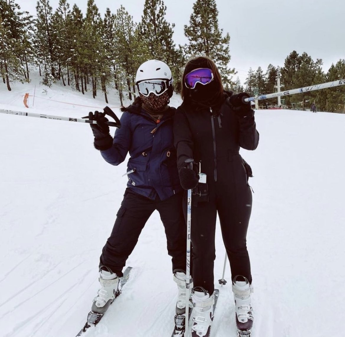 EmmaRoseKenney's tweet photo. Happy @sarahjeffery day!! Forever grateful they sat us next to eachother at that brunch 6 years ago. Love you 4L bestie 🖤🖤✨✨ https://t.co/LufelqksCA