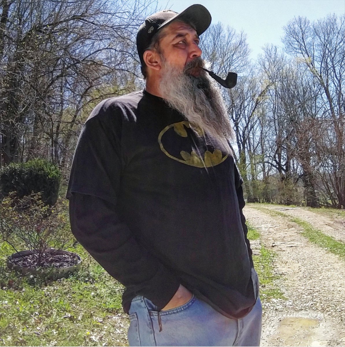 ericsrandomwrld's tweet photo. HH Burley Flake in the Briarworks Blackout bent billiard to celebrate the relative ease of #sundayintennessee . https://t.co/9woI5NJSDK