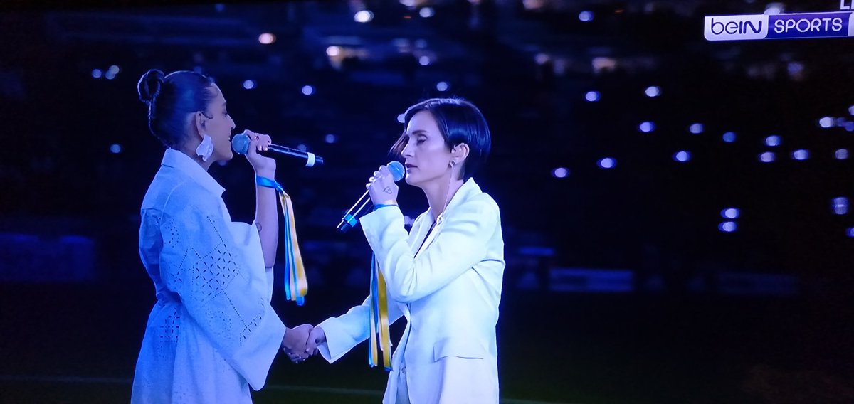 Such a moving duet of 'Imagine' performed by Gaia and Kateryna Pavlenko (Go_A) 💙💛 

This took place before Juve vs Inter