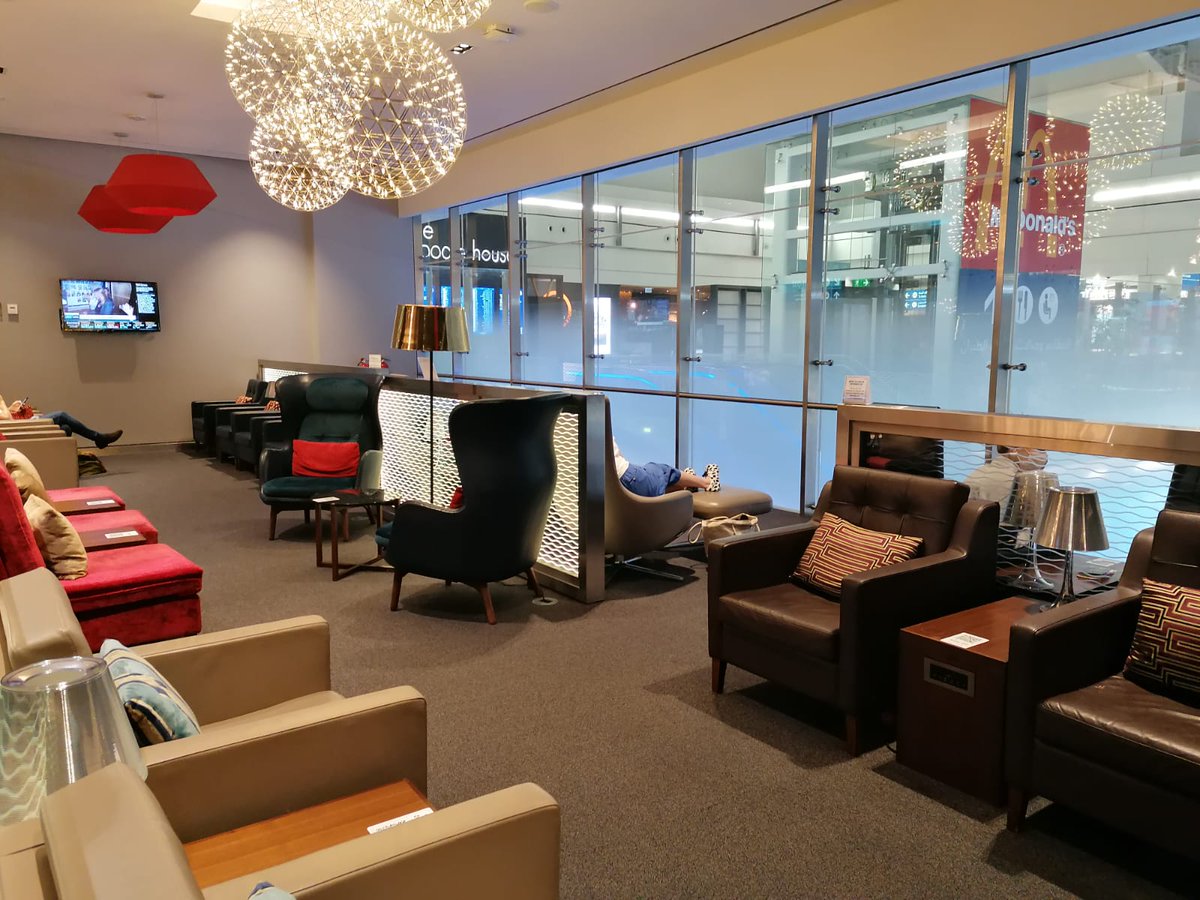 rubberball's tweet photo. So #ba won't let silver card holders use the executive lounge at #dubai because it might be busy... Really? https://t.co/xkZ5UhVWov