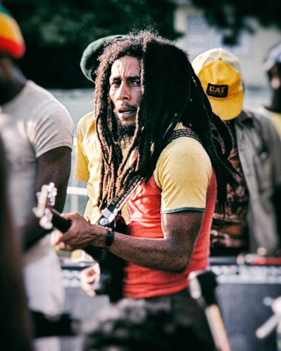 bobmarley's tweet photo. “I’n’I nah come to fight flesh and blood, but spiritual wickedness in high and low places.” #SoMuchThingsToSay
📷 by #PeterMurphy
© Fifty-Six Hope Road Music Ltd. https://t.co/0jLwo5t60w