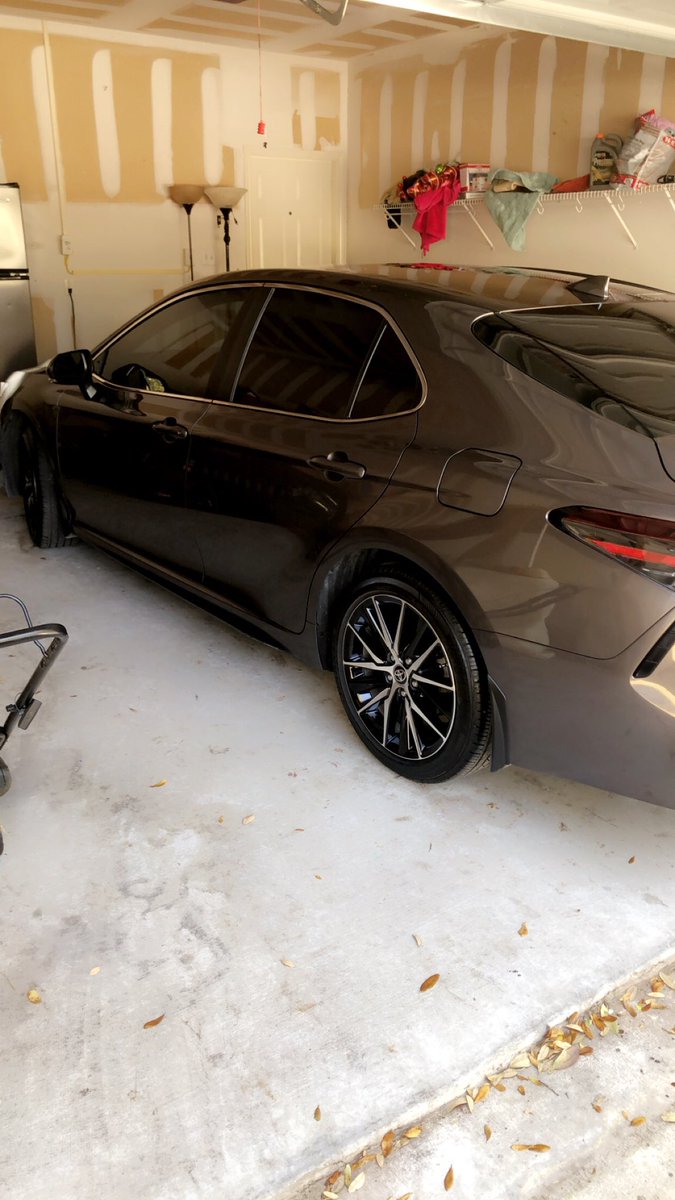 23Soulja's tweet photo. Spent all morning washing and detailing so wifey can ride clean 💪🏼 https://t.co/TSozlUEl3B