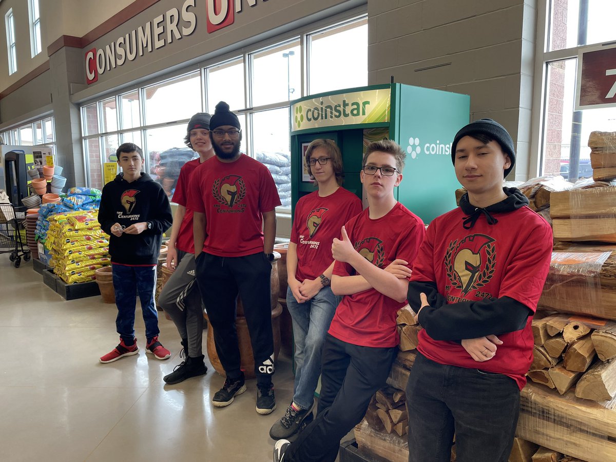The first shift- bagging groceries at Cub to raise travel funds! #rollcougs <a href="/CentCougs/">Centennial Cougars</a>