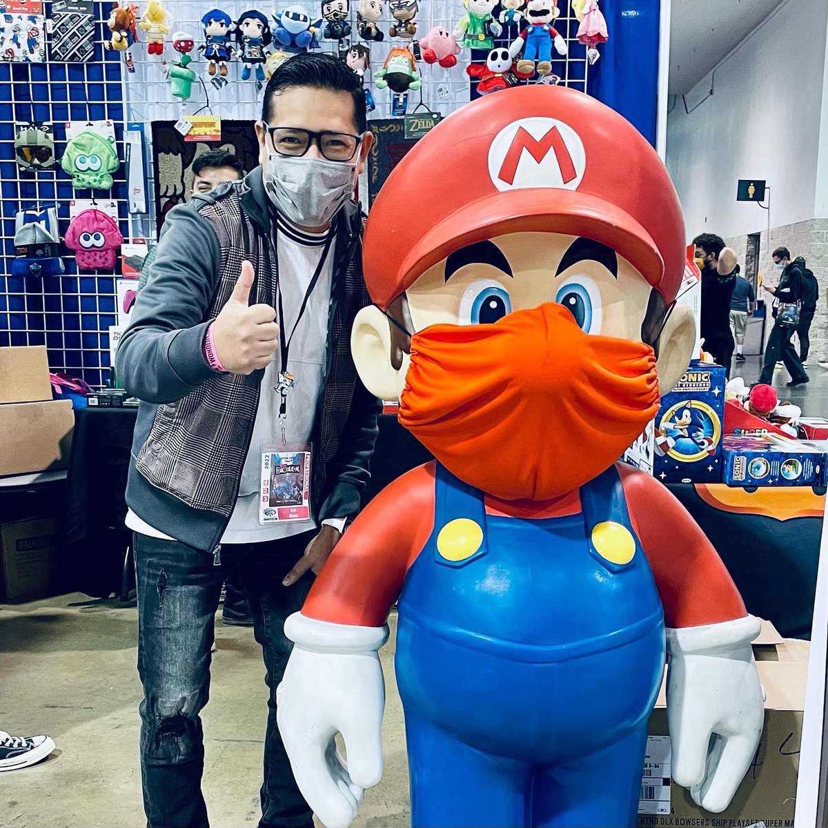 artbaez's tweet photo. #wondecon2022 - One of the perks of designing toys is going to the conventions and seeing the great art that fans are creating. https://t.co/ve8pFybQ5c