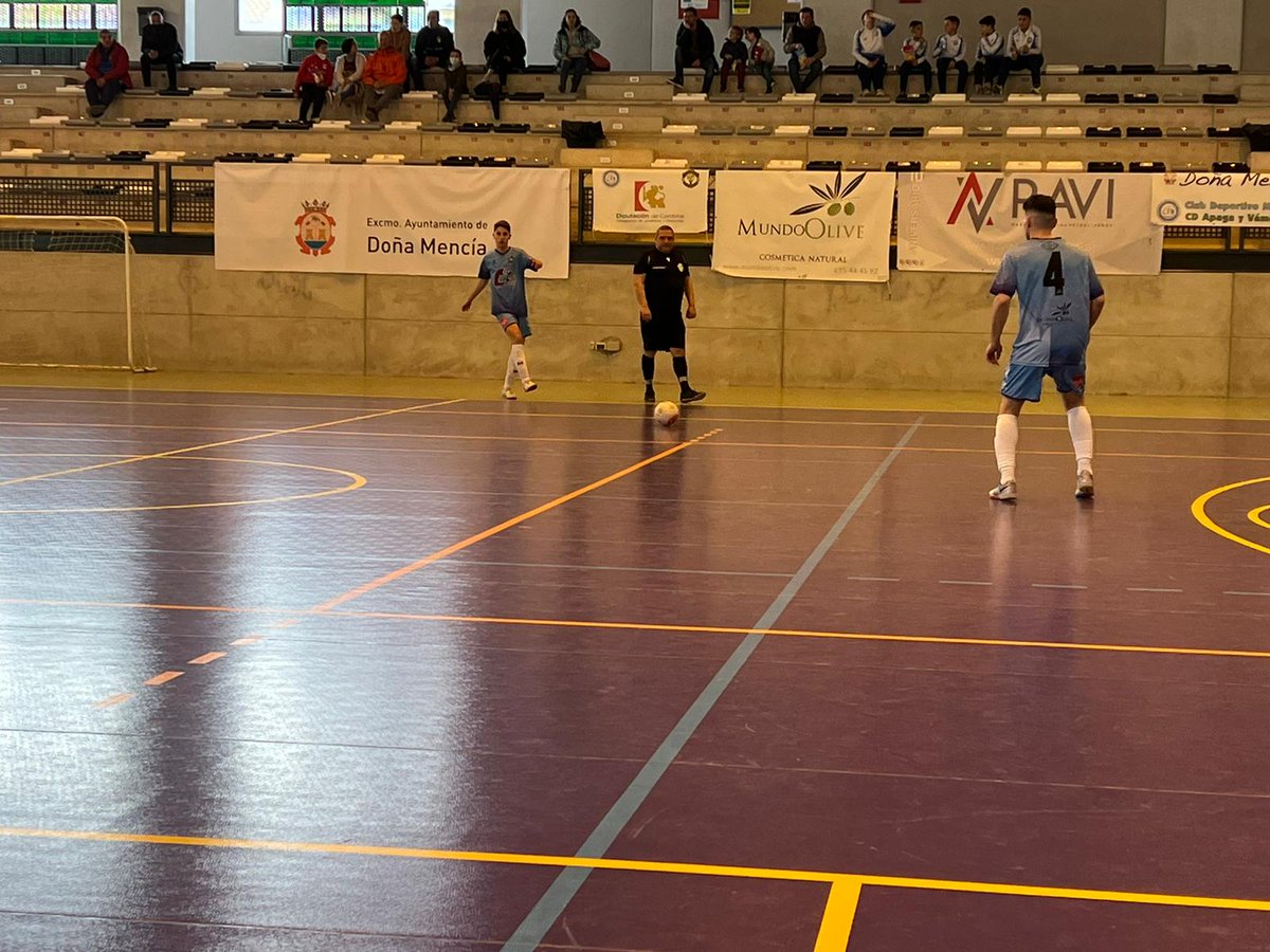ApagayVamonosFS's tweet photo. SÉNIOR | Nuestro primer equipo @Pub_Area cierra la temporada como local venciendo 5-2 a un buen equipo como es #CDToxar. Campitos, Dani Amo, Fernan, Cala y Mara hicieron los tantos para el equipo de #DoñaMencía. https://t.co/PENWpiw3El