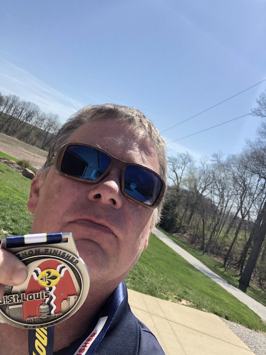 RobInTheBlack's tweet photo. Someday I will no longer be able to run a marathon Today is STILL not that day! St.Louis marathon #3 overall marathons #80 ! In the books! #TheStrat #StLouisMeetUp https://t.co/MDfmUGV0Kh