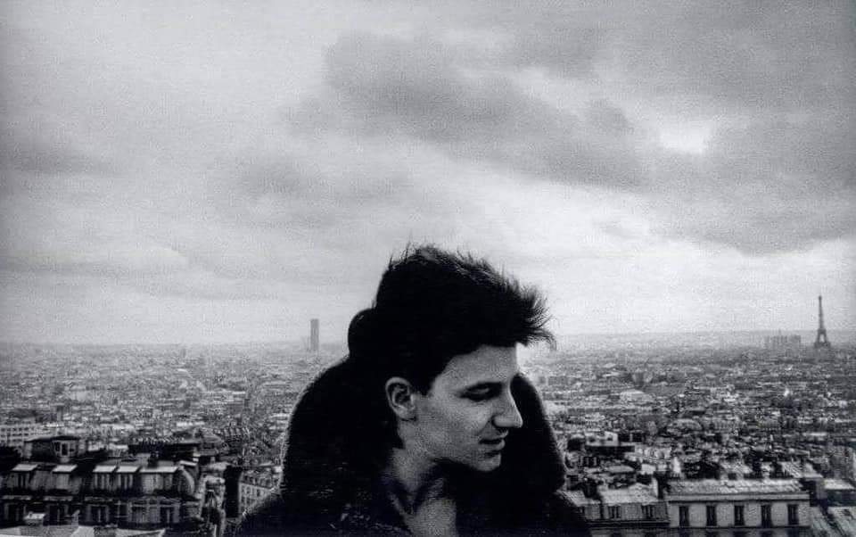 daniDpVox's tweet photo. #OnThisDay April 3rd, 1983 
#U2 filmed the video for #TwoHeartsBeatAsOne, directed by #MeiertAvis, in #Paris. 
In the French capital #AntonCorbijn held a photo session with the band and with a very young #PeterRowen

Photo © #AntonCorbijn #U2NewsIT #U2History @U2 https://t.co/rqtQXjSUHA