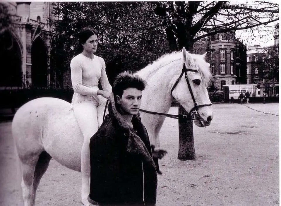 daniDpVox's tweet photo. #OnThisDay April 3rd, 1983 
#U2 filmed the video for #TwoHeartsBeatAsOne, directed by #MeiertAvis, in #Paris. 
In the French capital #AntonCorbijn held a photo session with the band and with a very young #PeterRowen

Photo © #AntonCorbijn #U2NewsIT #U2History @U2 https://t.co/rqtQXjSUHA