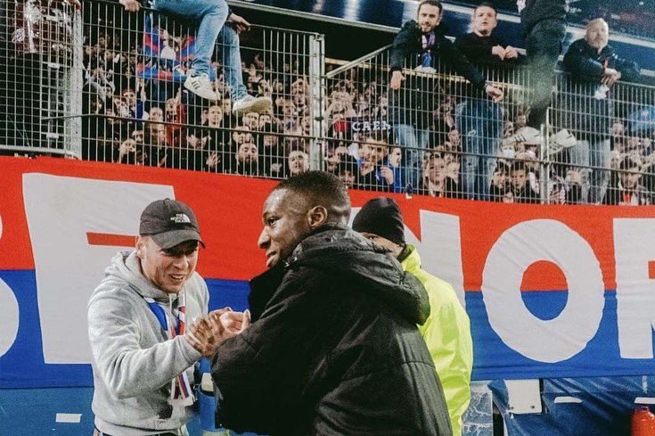 Très content d’avoir honoré  ma première titularisation à d’Ornano avec une belle victoire ! Ce n’est que le début du chemin, merci aux supporters pour le soutien 💪🏾💙❤️ @smcaen