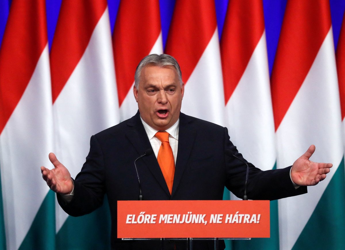 mlukacs's tweet photo. Fidesz, el partido liderado por Orbán, aplasta en urnas a la coalición opositora. La guerra en Ucrania fue decisiva para que el oficialismo logre 60%+ de votos. Los húngaros también rechazaron la "educación" de género de Bruselas con 60%+. Independencia y soberanía reafirmadas https://t.co/6lxYOfCdVc