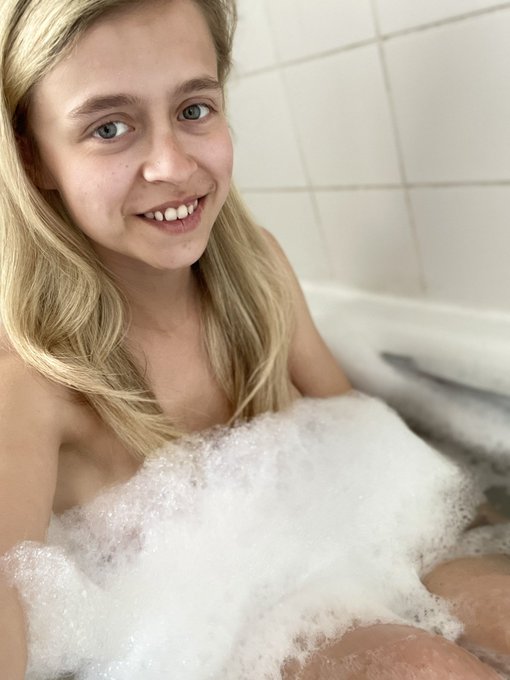 I love a nice warm soak in the bath, don&rsquo;t you😜 https://t.co/W4hP8fX7a4 https://t.co/901mbkfJuT<a href="/tag/linksinbio"class="tags"><span>#linksinbio</span></a>