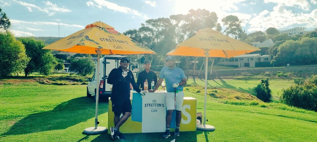 Hein15's tweet photo. Hanging out with the boys at Bellville Golf Club.

@Tygerberg_Rugby Old Boys Golf Day..

@AdrianBotha91 https://t.co/3sV3kinMAp