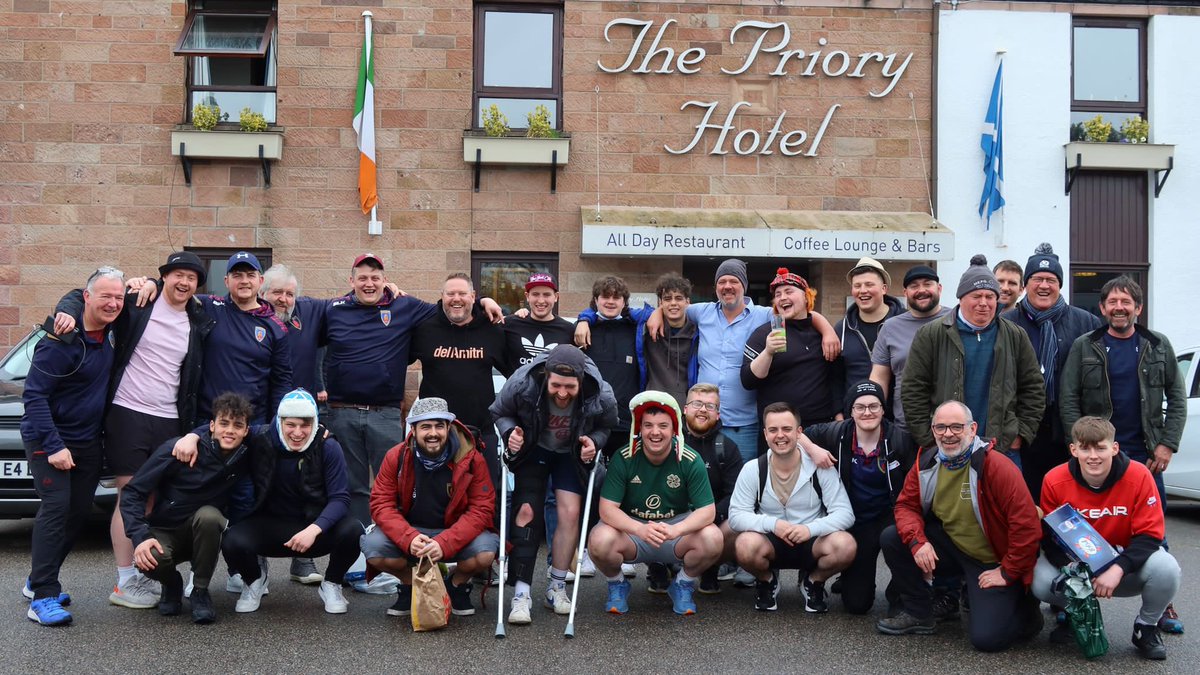 The clubs weekend trip took a turn down memory lane as they stayed overnight at The Priory in Beauly. This is where the team would stay when they first entered the league back in’95. A number of club legends tagged along and were able to enjoy a great game and victory 🏉🔵🔴