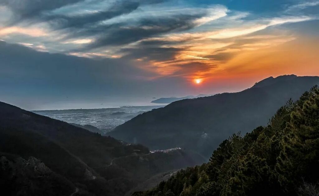 Pian della Fioba
.
Photo by <a href="/ingsamu/">ingsamu ↗️</a>
.
#tuscanyplanet #piandellafioba #visittuscany #tuscanlandscape #tuscany #toscana #massacarrara #landscapephotography #lightandshadow #sunsetlovers instagr.am/p/Cb5oTKOrJIR/