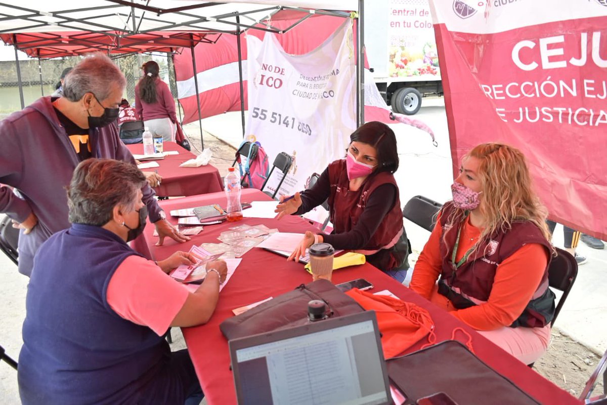 ParticipacionT's tweet photo. ¡Continuamos acercando a la alcaldía Tlalpan, La Feria del Bienestar!
Agradecemos a las vecinas y vecinos de los pueblos de Santo Tomás Ajusco y Parres El Guarda, donde acercamos “La Central de Abastos a tu Colonia”. https://t.co/Q2X3cdmyvV