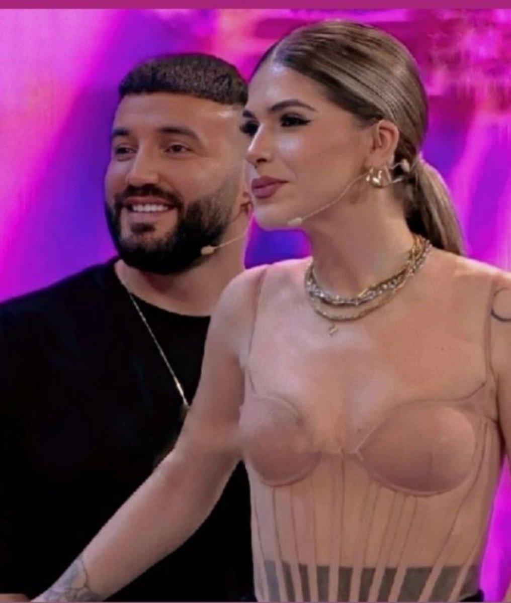 Defne62180713's tweet photo. #DjPmSarah pervec qe jan cifti me i bukur, me simpatik, me pelqejn shume qe jan te thjesht , nuk bejn injorizime , nuk merren me askend, jan Unik ne cdo gje 😍😍⭐⭐🧿🧿

#bbvipal https://t.co/GmhsXIgVqt