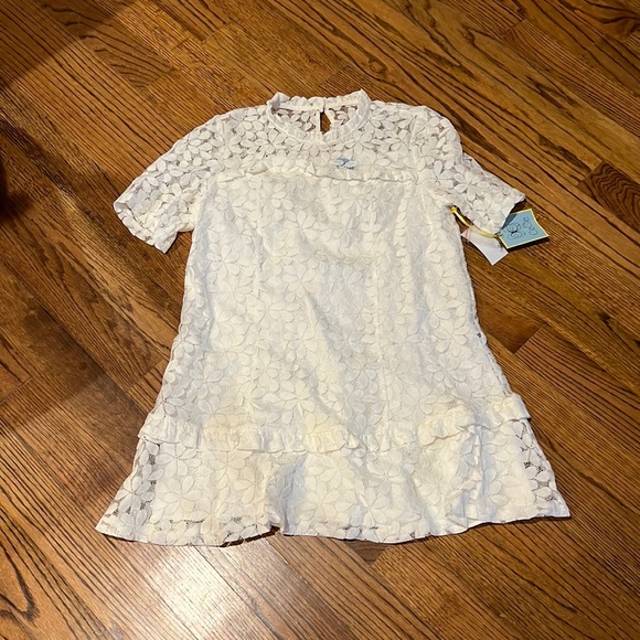 LisaHow166's tweet photo. So good I had to share! Check out all the items I'm loving on @Poshmarkapp from @515jackie #poshmark #fashion #style #shopmycloset #katespade #badgleymischka #cece: https://t.co/JKFsFVPT09 https://t.co/6EdahlTXMf