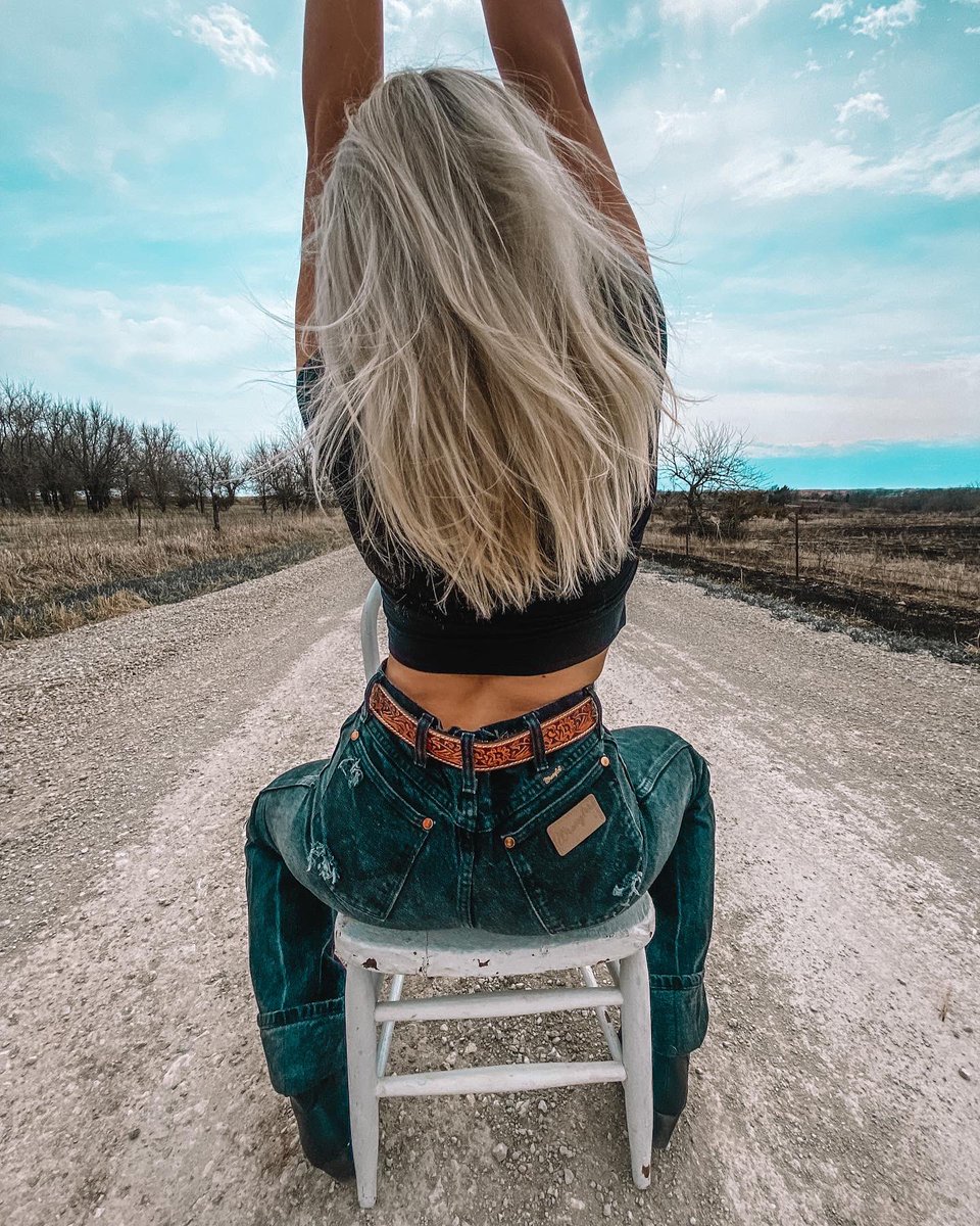 gehrtmae's tweet photo. Wrangler on my booty ⚡️⚡️ https://t.co/nwWGPaNVtu