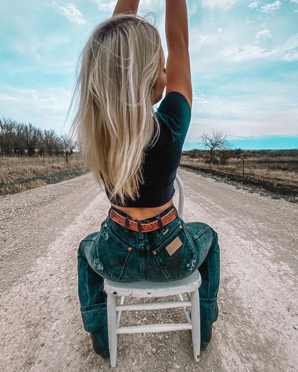 gehrtmae's tweet photo. Wrangler on my booty ⚡️⚡️ https://t.co/nwWGPaNVtu