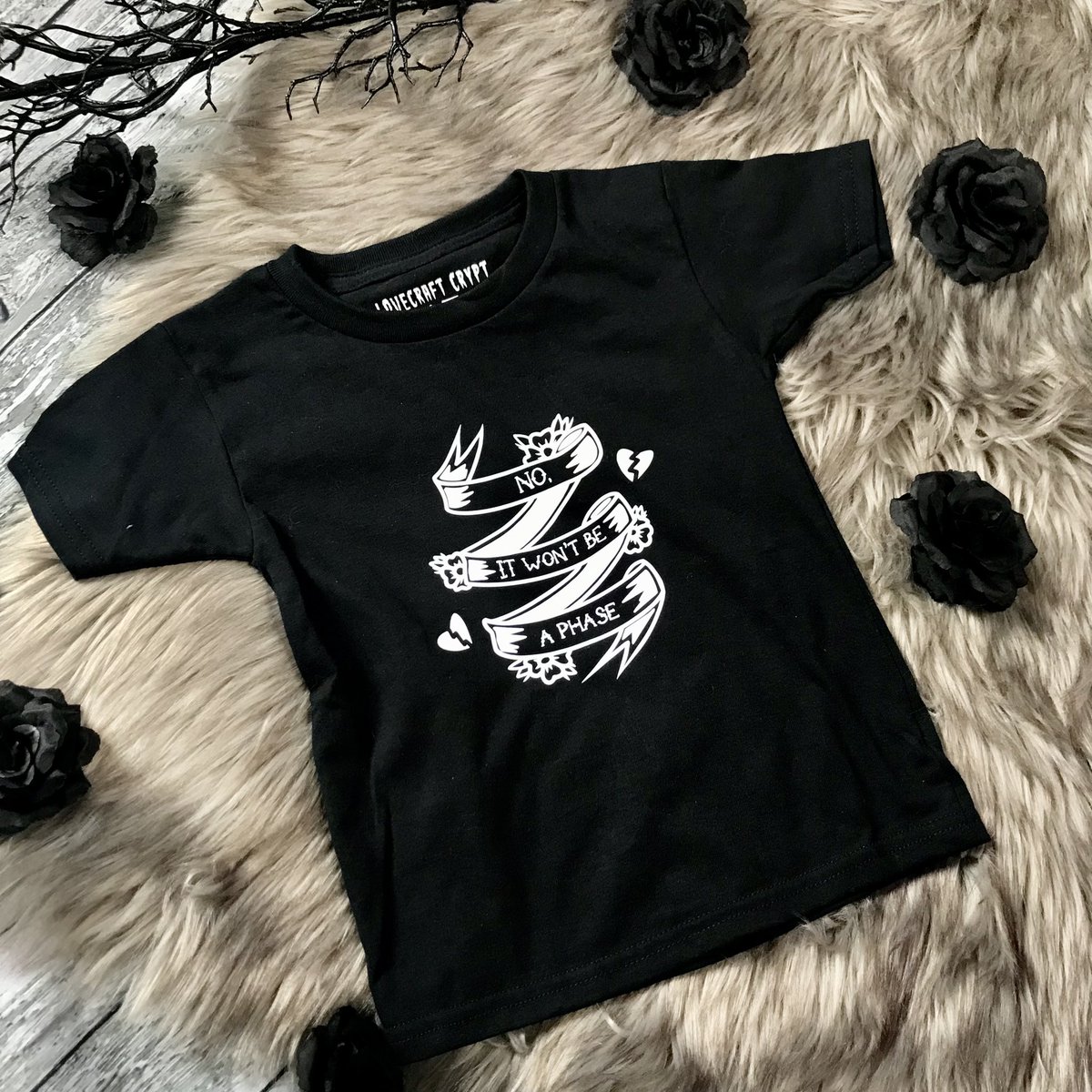 LoveCraftCrypt's tweet photo. When you’re an elder Emo raising the next generation. 💔 

New mommy/daddy and me shirts are here!
Shop now ➡️ https://t.co/tsUNaGn8WU 
#elderemo #emo #fashion #smallbusiness https://t.co/l2eQic0zbm