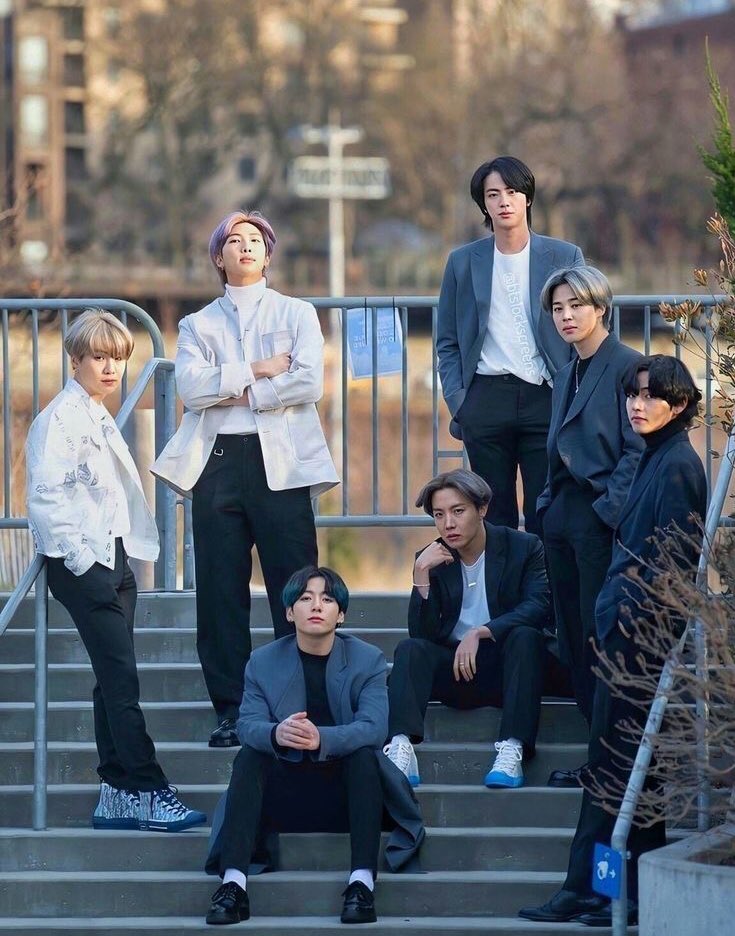 Riverdal9's tweet photo. .

I so proud of you all BANGTAN

#GRAMMYs #BTS #방탄소년단
#VIPsApologizeToBTS #BTS_Butter
#VoteBTSAsia #PermissiontoDance
#BTS_THE_CITY_LasVegas @BTS_twt https://t.co/Yz2d6SdwL4