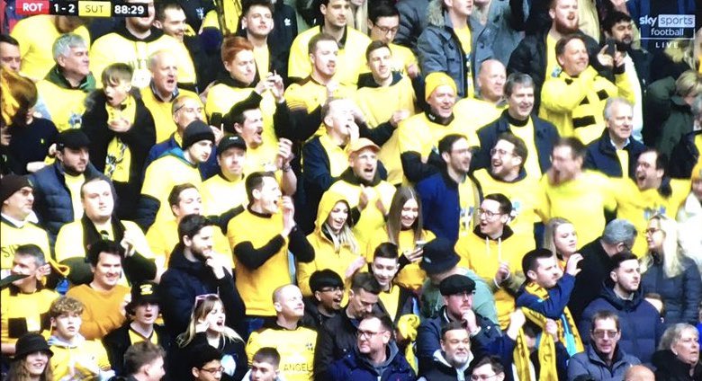 Honorary U for the day 💛🤎Agonising result with an equaliser for Rotherham 6 mins into 7 mins of injury time… 💔 incredible effort… dared to dream! #shoesoff #SuttonUnited #PapaJohnsTrophy