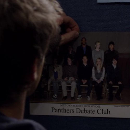 RT @hqstonefield: peter looking at gwen’s picture in the school’s hallway https://t.co/BS4NTMGYSR
