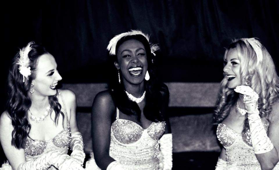 Sunday #throwback to backstage lols with the most gorgeous of people 😊