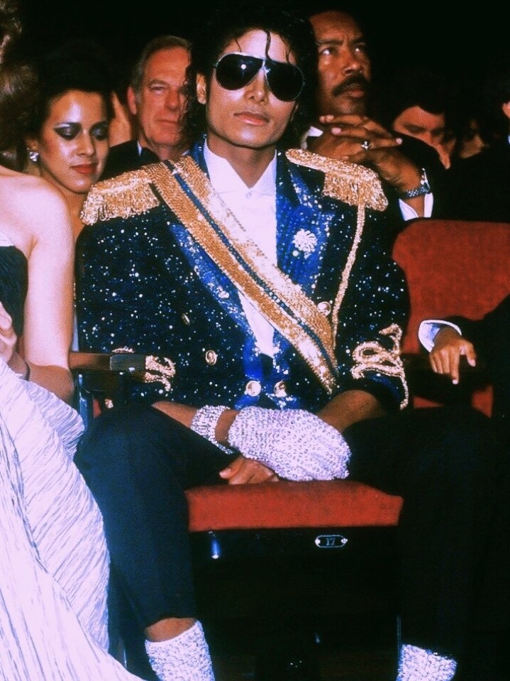 iamveronica777's tweet photo. Album of the Year
Best Pop Vocal Performance-Thriller 
Record of the Year, Best Rock Vocal Performance–Beat It
Best R&amp;B Song, Best R&amp;B Vocal Performance – Billie Jean
Producer of the Year – Thriller 
Best Recording for Children (The E.T. Storybook)
#GRAMMYs #MichaelJackson https://t.co/Vri2v6pQLZ