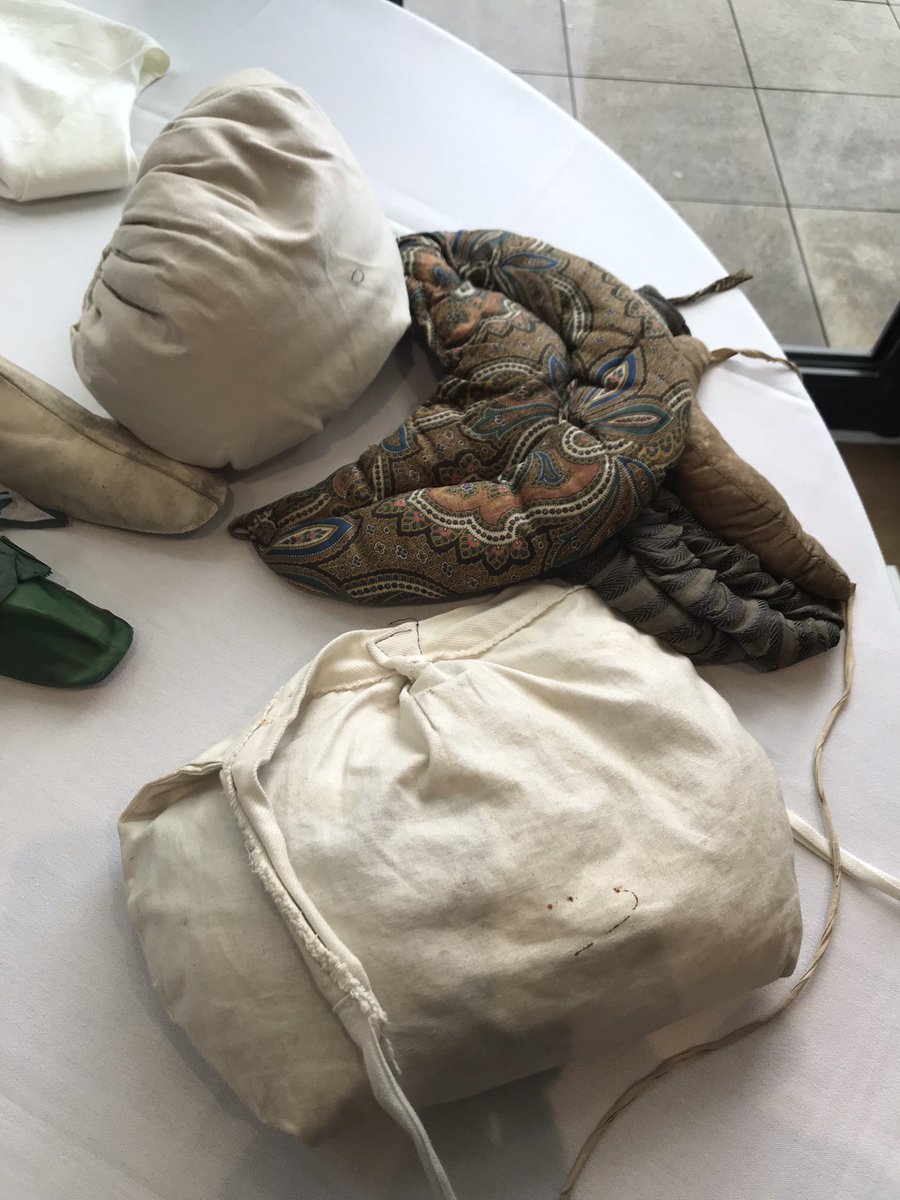 MuseumElinor's tweet photo. Great @historywardrobe talk @ThePieceHall as part of the @ALBW20201 with lots of interesting info about gussets, draws, and bum pads! Lovely to get my hands on these beauties! #AnneListerFashion #FashionHistorian https://t.co/4rRmoEOe00