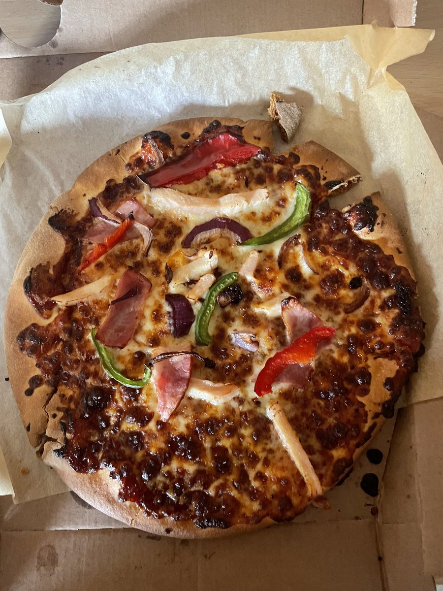 clinnecor's tweet photo. @SianyBateman @dominos Literally the same thing happened to me! https://t.co/lrBHbZHp2b