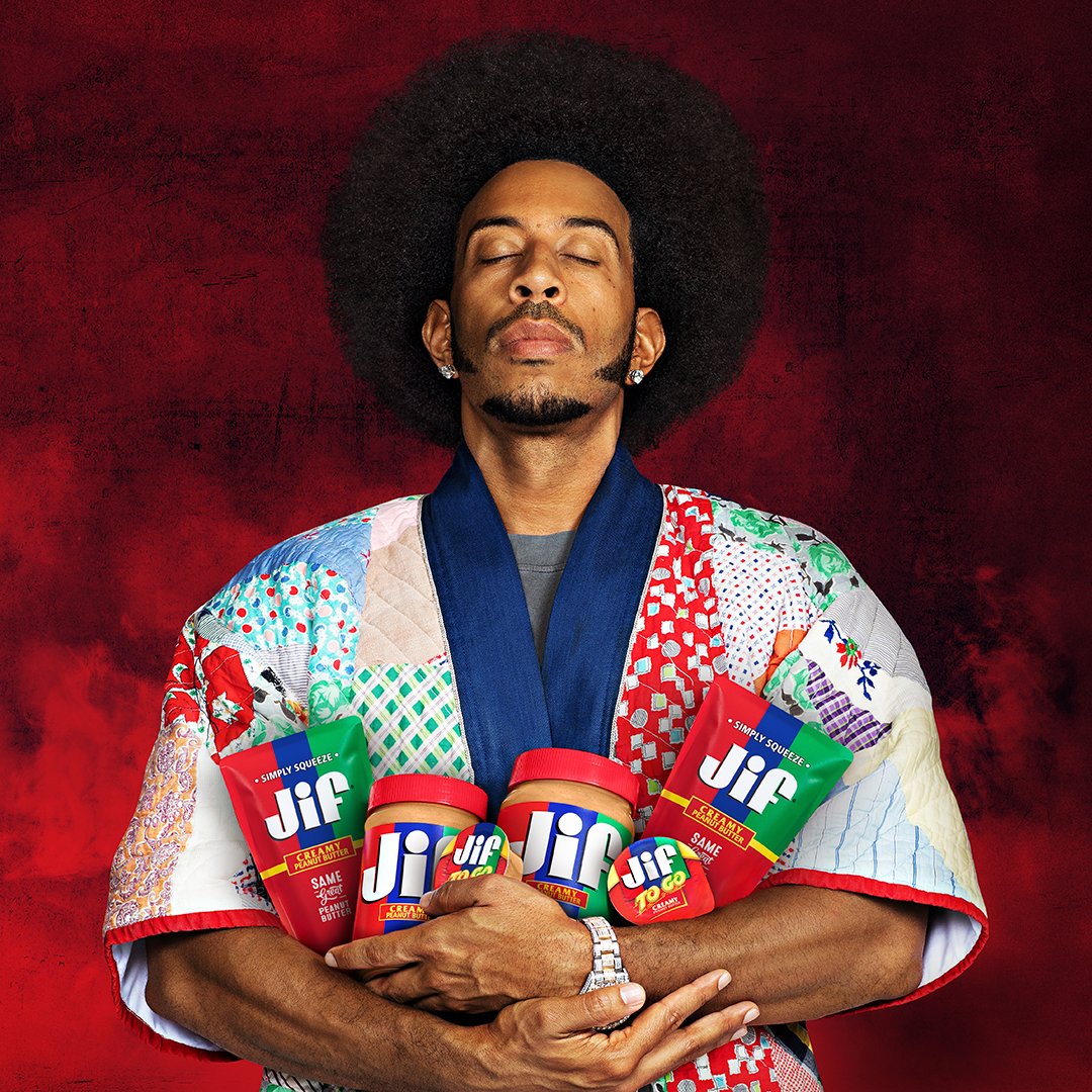 Awards season is finally here. #ThatJifingGood <a href="/Ludacris/">Ludacris</a> #LilJifProject spr.ly/6017KvEdf