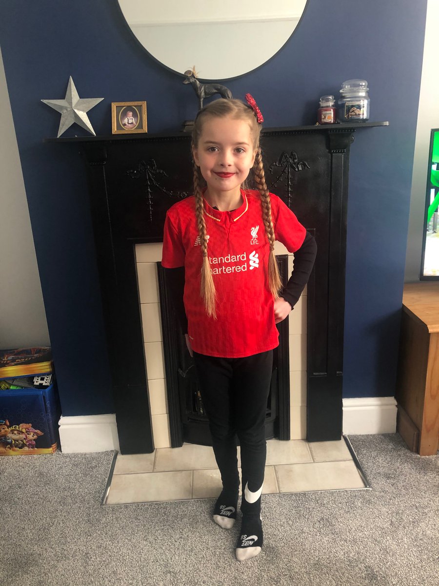 linzwalls's tweet photo. My big girl this morning ready to have a very special day with Daddy ❤️✨ @1Evo88 #LiverpoolFC #LFC #LiverpoolWomen #LiverpoolFCW https://t.co/EKM2blozSg