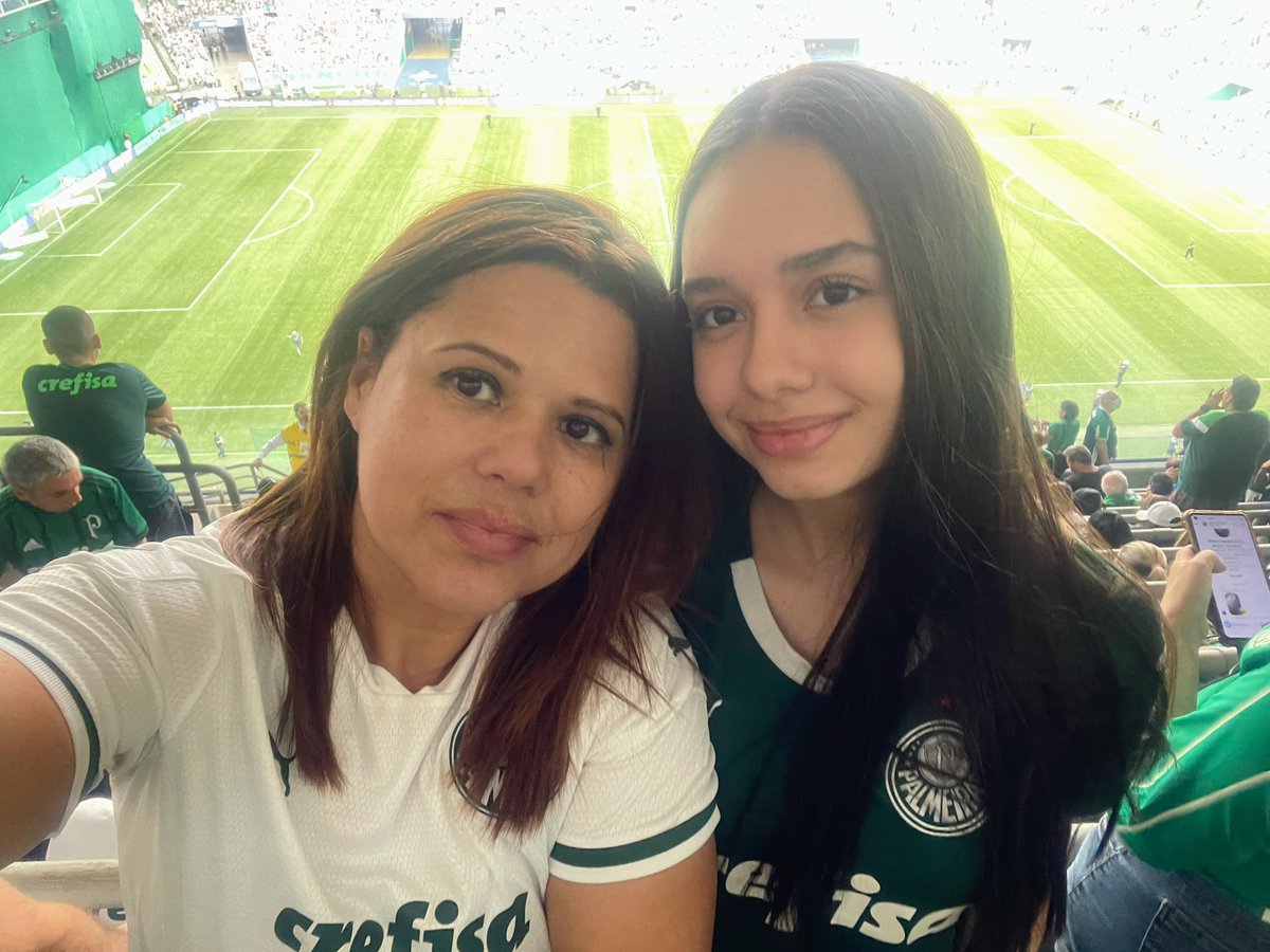 solange10rosa's tweet photo. Com o amor da minha vida 💚🎁🎈🎁Gabrielle Rosa. https://t.co/Npa13LwlO0