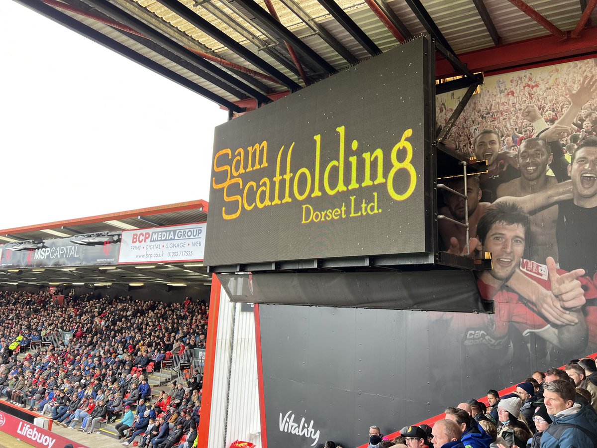 SamScaff2003's tweet image. Was a great day at @afcbournemouth for another match day sponsorship. 3 points in the bag! Also got to me @NatPhillips47 that we have sponsored for the season! #happydays #3points #upthecherries #bringontheprem #scaffoldingdorset