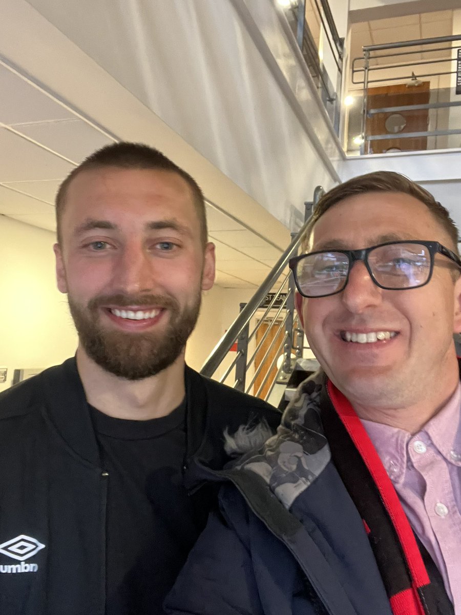 SamScaff2003's tweet image. Was a great day at @afcbournemouth for another match day sponsorship. 3 points in the bag! Also got to me @NatPhillips47 that we have sponsored for the season! #happydays #3points #upthecherries #bringontheprem #scaffoldingdorset
