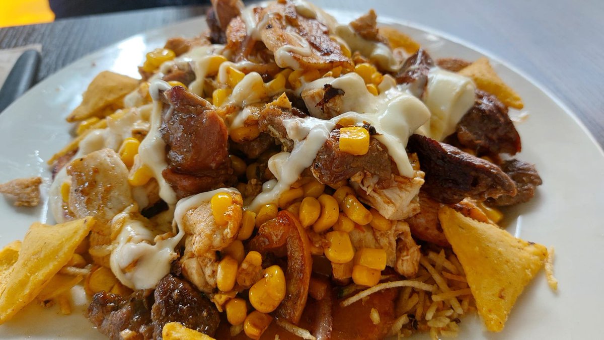 lumicaso's tweet photo. Amigos de #Sogamoso, por la Cra: 11, a una cuadra del colegio #Celco, está el #GranEstabloGourmet. Es relativamente nuevo y hay que apoyarlo. Excelente atención y la comida es deliciosa... https://t.co/gRlapCpFhK