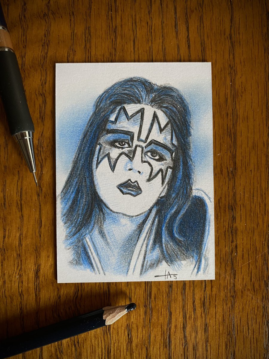 TASdesign's tweet photo. It’s hard to believe it has been 22 years since I saw the original four guys during the KISS Farewell Tour.  My favorite has always been Ace.  Here is my sketch of him.  2 1/2” x 3 1/2” blue and black pencil
#kiss #kissonline #acefrehley #frehleyscomet #kissarmy #sketchcard https://t.co/5ul6AOq2aV